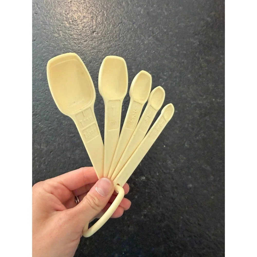 Vintage Beige Tupperware Measuring Spoons